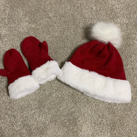 Gymboree 2T-3T Santa hat & gloves - Picture 1 of 3